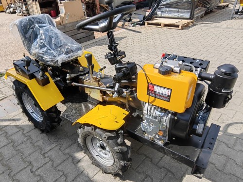 Mini traktor 12 LE 4x4